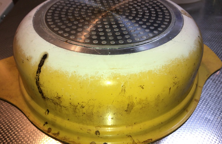 お鍋焦げ付き汚れビフォー